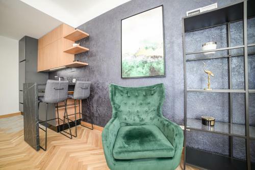 S22 Apartments