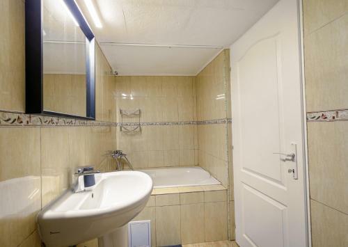 Jungla Apartment - Charming Flat Unirea