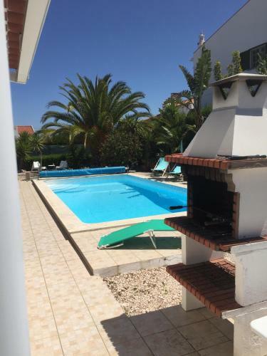 Holiday Villa With Pool Near The Ocean