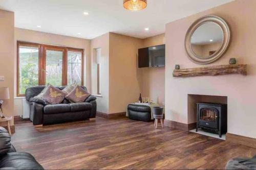 Stunning Coastal Home In Dingle Town