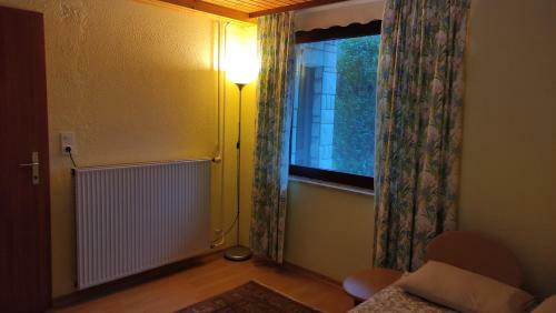 Hostal Alp House
