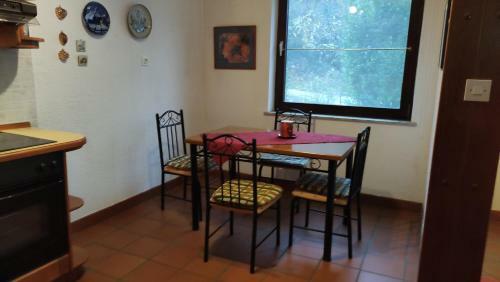 Hostal Alp House