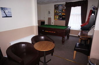 Hostal The Shores Hotel