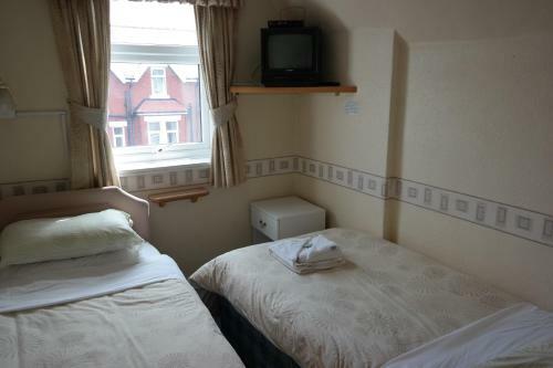 Hostal The Merecliff Hotel