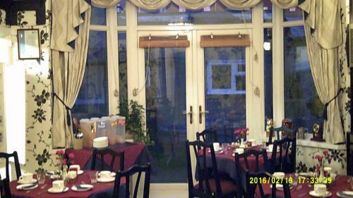 Hostal The Merecliff Hotel