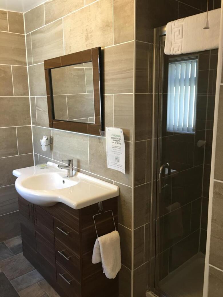 Hostal Glenheath Hotel