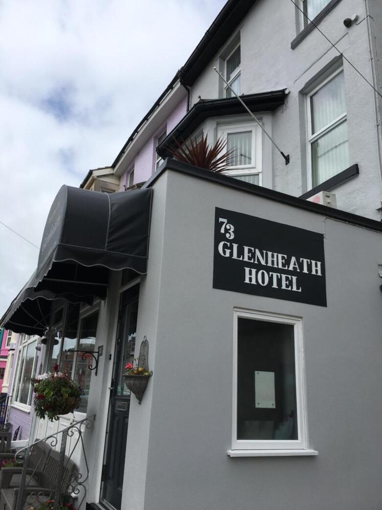 Hostal Glenheath Hotel