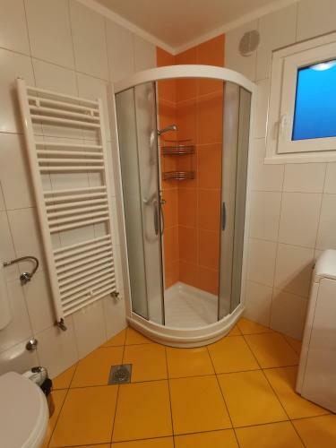 Apartment Lo??