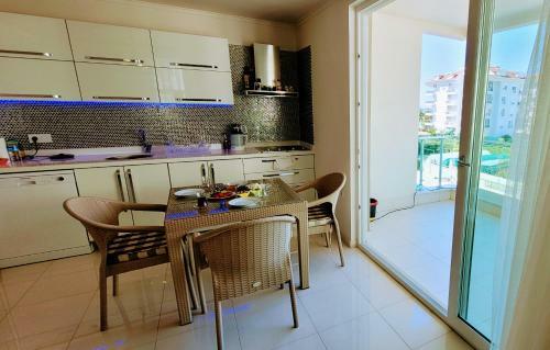 Beach Front, Sea View, Luxury 3 Apartment, Homes