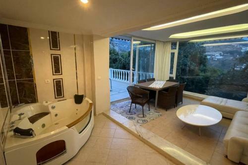Alanya Bektas Private 5+1 Seaview Villa