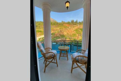 Super Luxury Villa With 5bedroom,pool And Jacuzzi