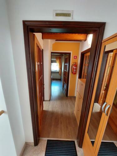 Apartments Ktrenc