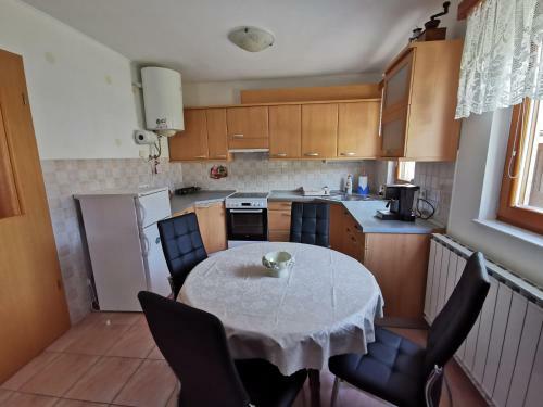 Apartma Jowz