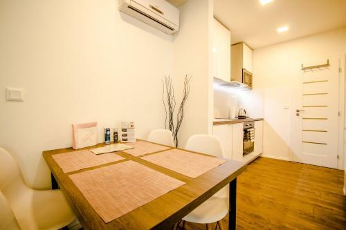 Central Apartments By Kovee