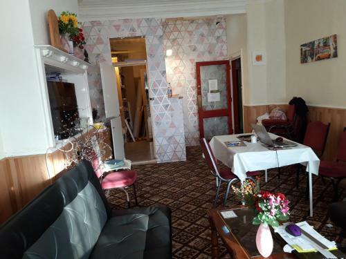 My Adam Hotel