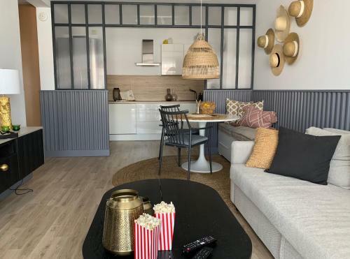 Central Point By Zoom Apartments