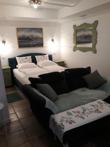 Pletna Lake View Apartment (Ground Floor)