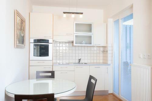 Apartments Agenija