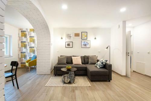 Castle Way Apartments Tamy