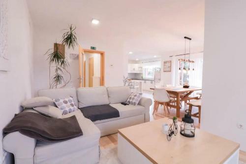 Apartamento House Eden With Mountain Views