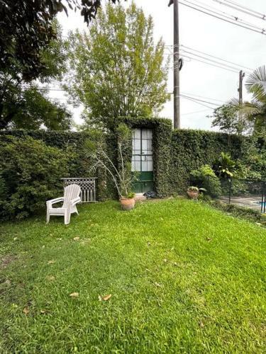 La Casita de Yerba Buena