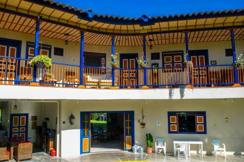 Hotel Bonvoyage Tumbaga