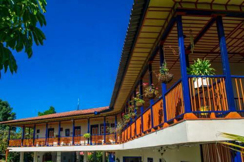 Hotel Bonvoyage Tumbaga