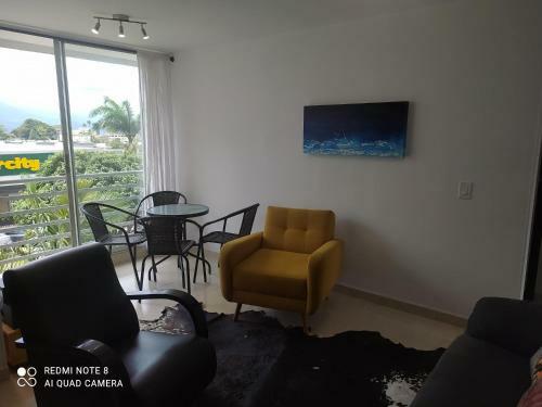 The Palms Apartamento � Meses