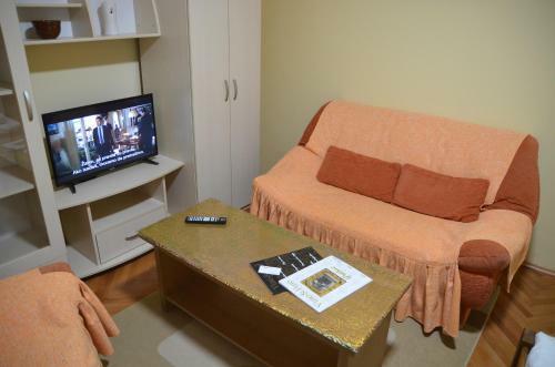 Dora Apartment