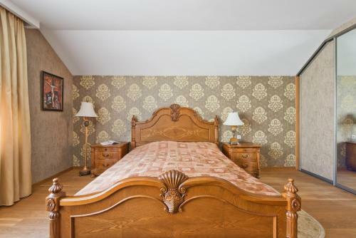 Hostal Adel?s Vila