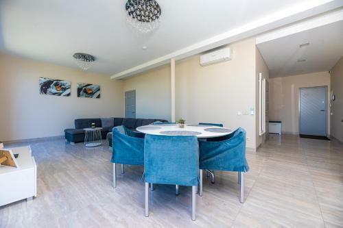 Sand Dunes Apartments