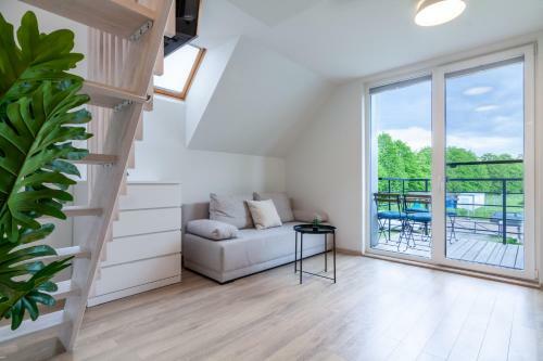 Green Shine Apartment, By Cohost