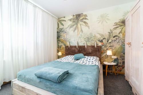 Happy Day Apartment, By Cohost