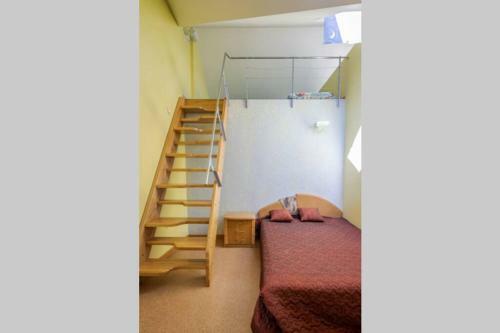 Cozy Private 4 Bedroom House Near Seaside (700m)