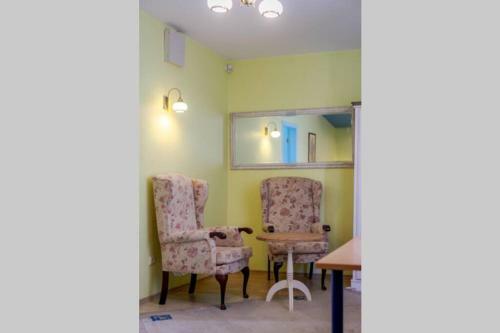 Cozy Private 4 Bedroom House Near Seaside (700m)