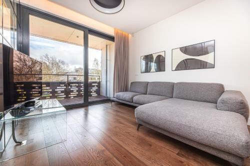 Elite Egle Stay Apartment, By Cohost