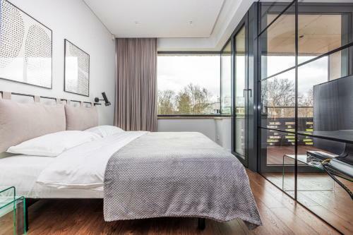 Elite Egle Stay Apartment, By Cohost