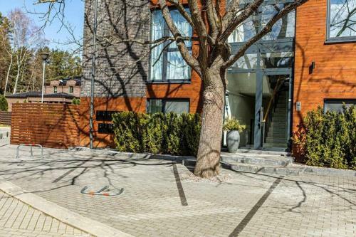 Comfortable Apartment In Prestigious Seaside Area