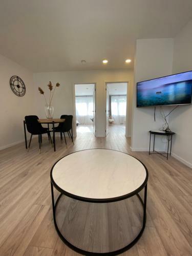2 Bedrooms Apartment, City Center, With Balconies