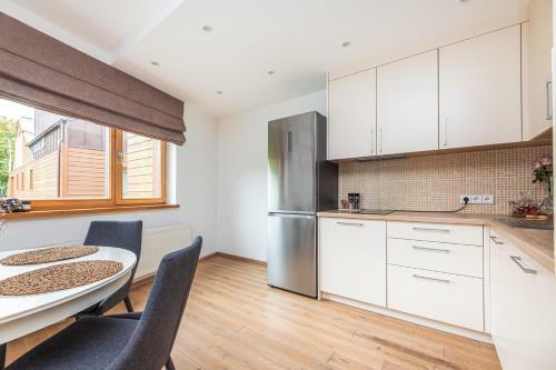 Apartamento J?ros Takas