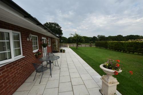 Little Rushbrook Cottages