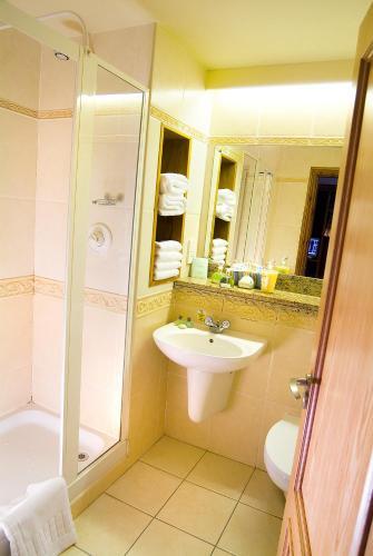Longlands Inn & Cottages