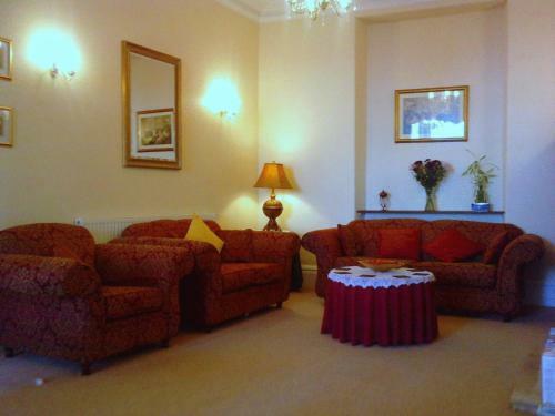 Hostal Ascot House