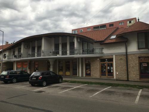 Kond� Apartments B