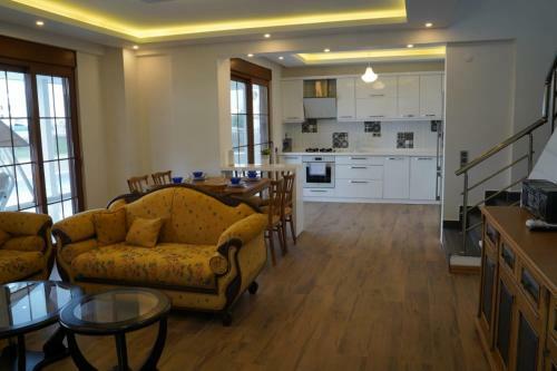 Gorgeous Villa With Private Pool In Antalya