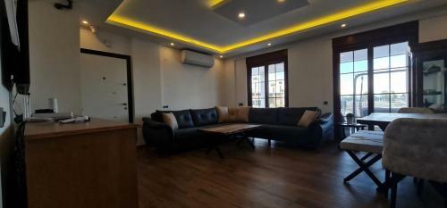 Gorgeous Villa With Private Pool In Antalya