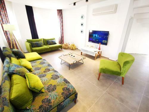 Stunning Villa With Private Pool In Antalya