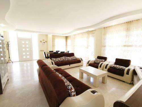 Impressive Villa With Private Pool In Antalya
