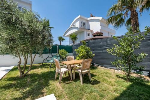 Wonderful Villa With Private Pool In Antalya