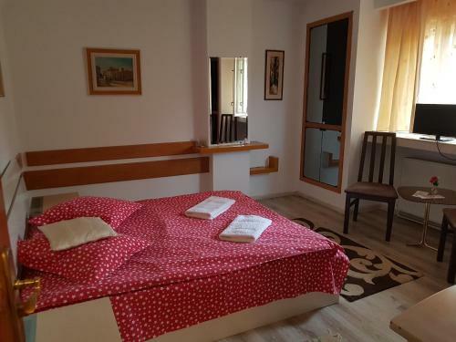 Hostal Lis House